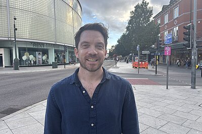 Lib Dem candidate to be our next MP, Jonnie Beddall, stood on the High Street in Exeter City Centre.